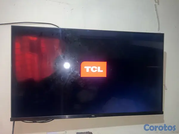 electrodomesticos - Vendo TV Smart TCL 40"  precio negociable  3