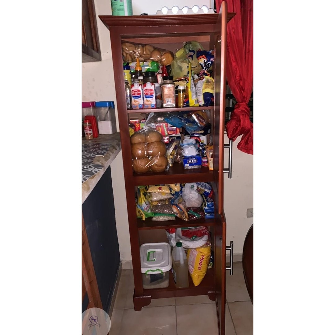muebles y colchones - Escaparate en madera , ideal para organizar los alimentos  1