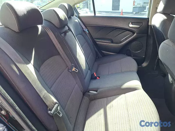 carros - KIA FORTE 2018 - Único dueño - Seguro Full Pago 4
