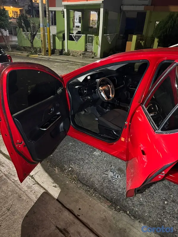 carros - Se vende Toyota priusC americano 2015, perfecta co 2