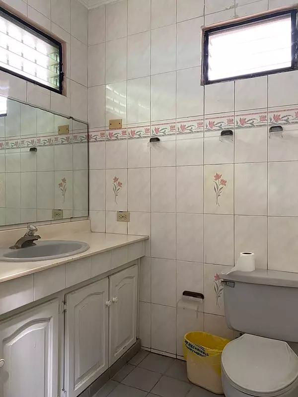 casas - Venta, propiedad de 2 niveles próximo al Malecón Center, Santo Domingo 5