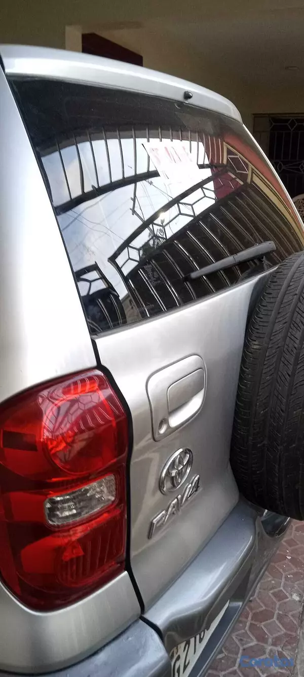 jeepetas y camionetas - Toyota Rav4 2004  3
