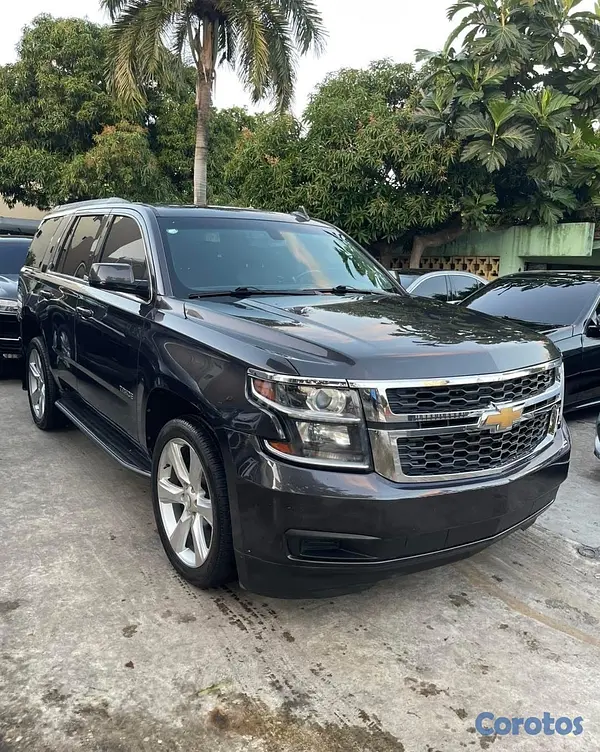 jeepetas y camionetas - CHEVROLET TAHOE 2018 4