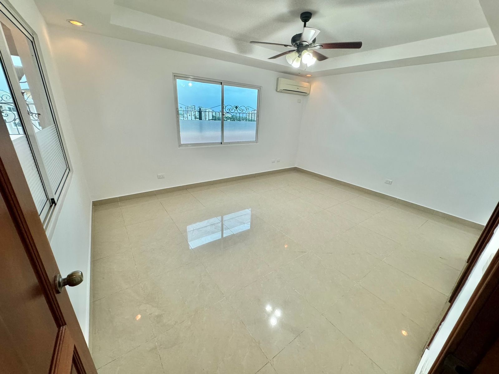 apartamentos - Penthouse en Venta BELLA VISTA SUR OFERTA: USD 351 4