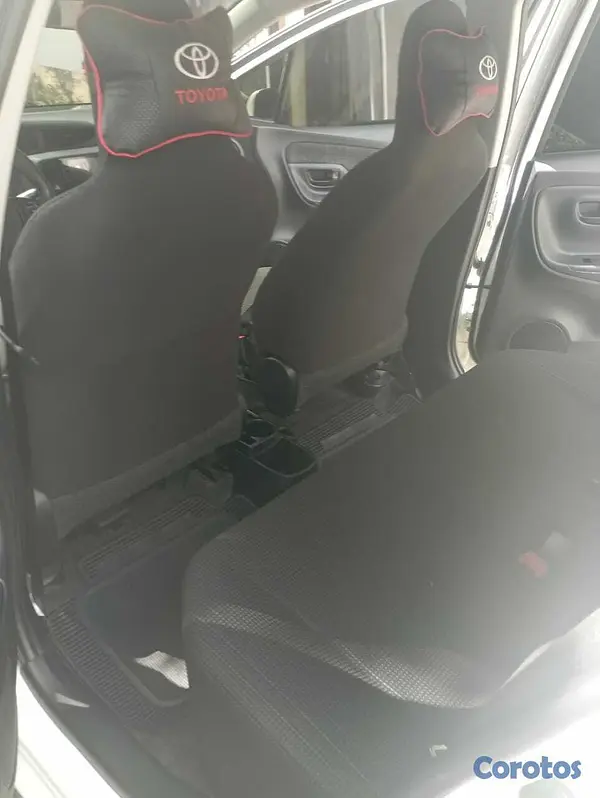 carros - Toyota Vitz 2019 9