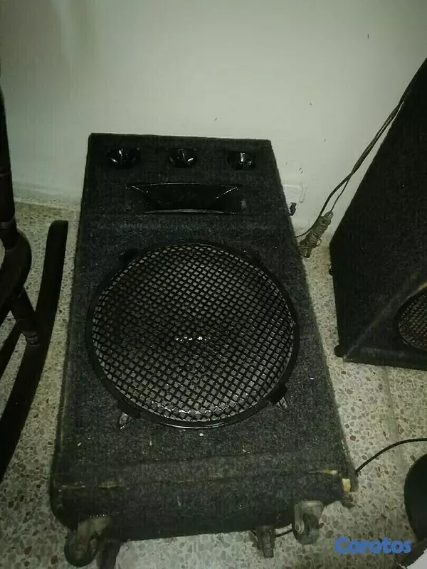 otros electronicos - Venta juego de Bafler con Bocinas de 380 whats. 8