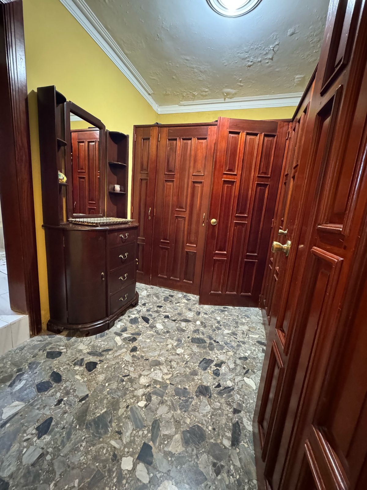 casas - ALQUILO Casa Ideal Para Negocio En Arroyo Hondo 2do DE 3 Niveles
CODIGO: PD449 6