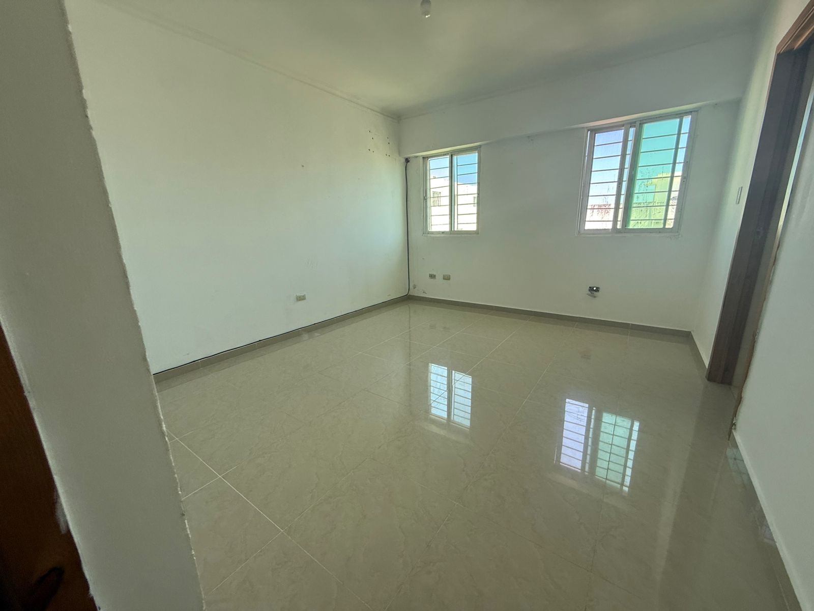 apartamentos - Se Alquila Apartamento en la Avenida Independencia 3