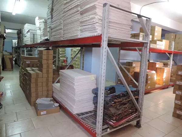 oficinas y locales comerciales - Edificio  comercial 6 niveles en la Julia 
 9