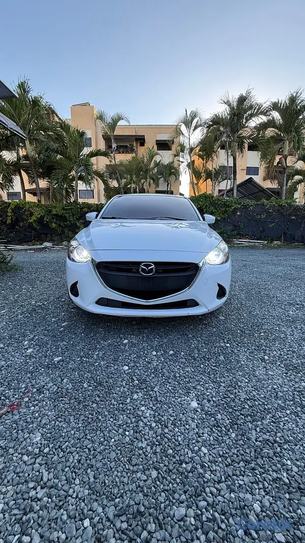 carros - Mazda Demio 2016 8