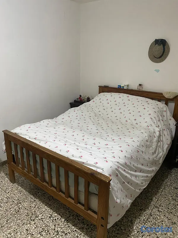 muebles y colchones - Vendo cama tamaño full con su colchón y gavetero a 3