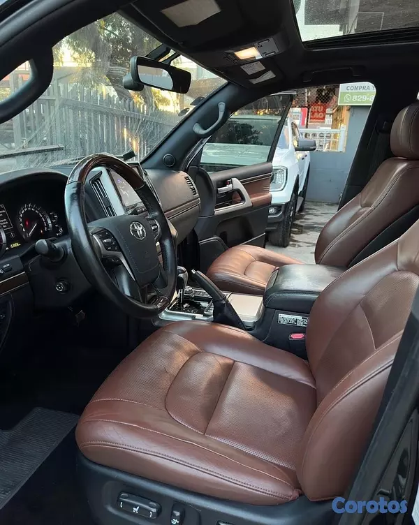 jeepetas y camionetas - TOYOTA LAND CRUISER VXR 2017 7