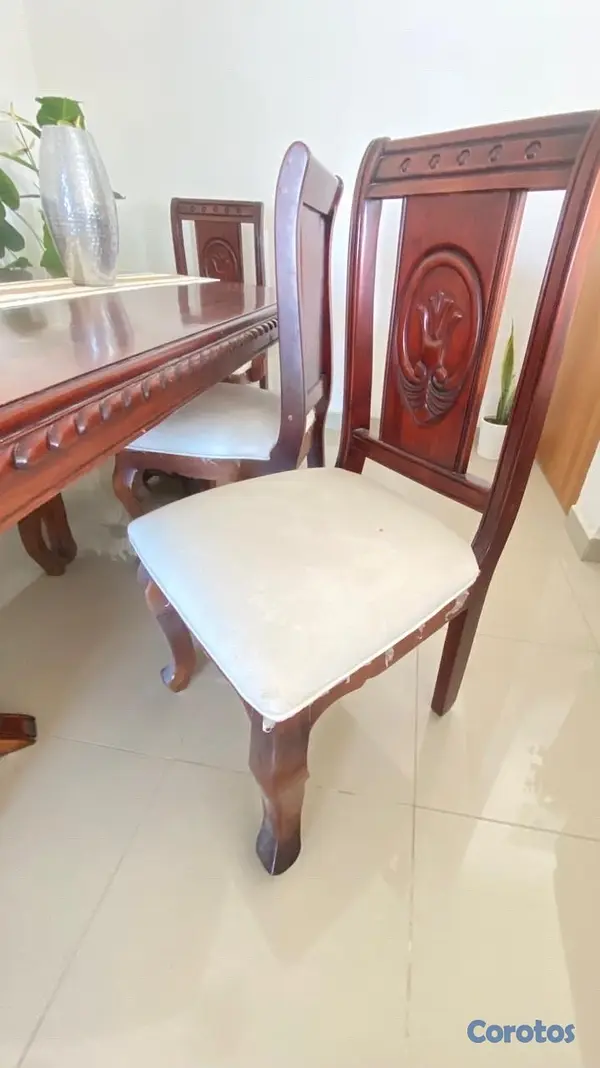 muebles y colchones - se vende comedor Caoba de 6 sillas.  3