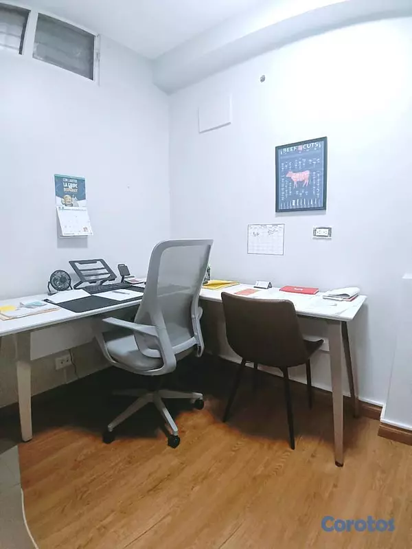 oficinas y locales comerciales - Moderno Local en Ensanche Paraiso 3