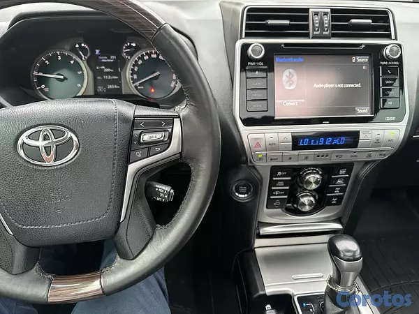 jeepetas y camionetas - Toyota Land Cruiser Prado VX-L año 2019 7