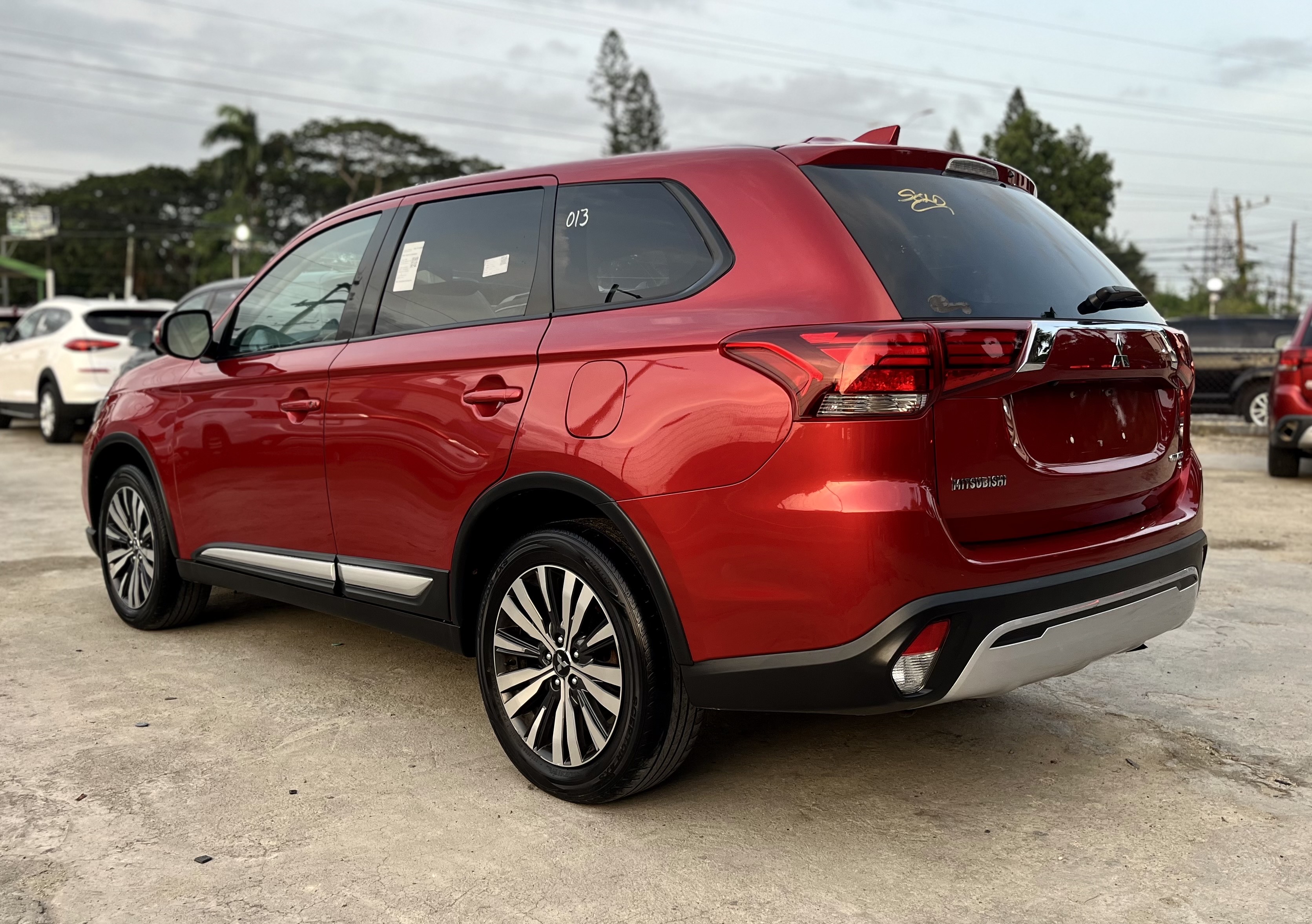 jeepetas y camionetas - Mitsubishi Outlander 2019 - 3 filas de asientos  3
