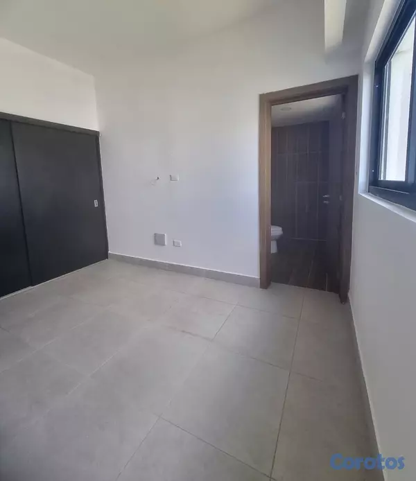 apartamentos - Alquilo Elegante Apartamento en Av. Bolívar, vista al mar, 3 habitaciones. 12