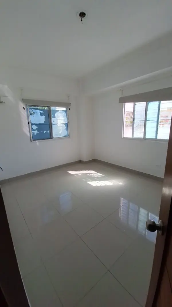 apartamentos - Se alquila apartamento amplio y fresco en El Millón: USD 1,200

 4