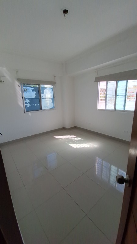 apartamentos - Se alquila apartamento amplio y fresco en El Millón: USD 1,200

 3