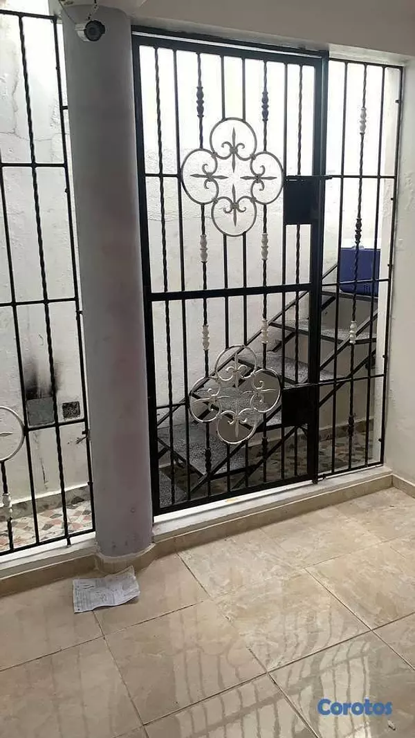 casas - CASA DE DOS NIVELES EN LOS ROSALES , STO.DGO. ESTE 6