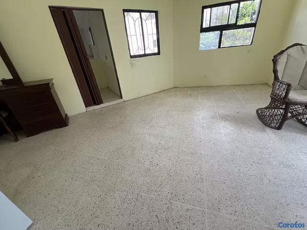 casas - venta de casa en la autopista de san isidro con 332mts Santo Domingo este  7