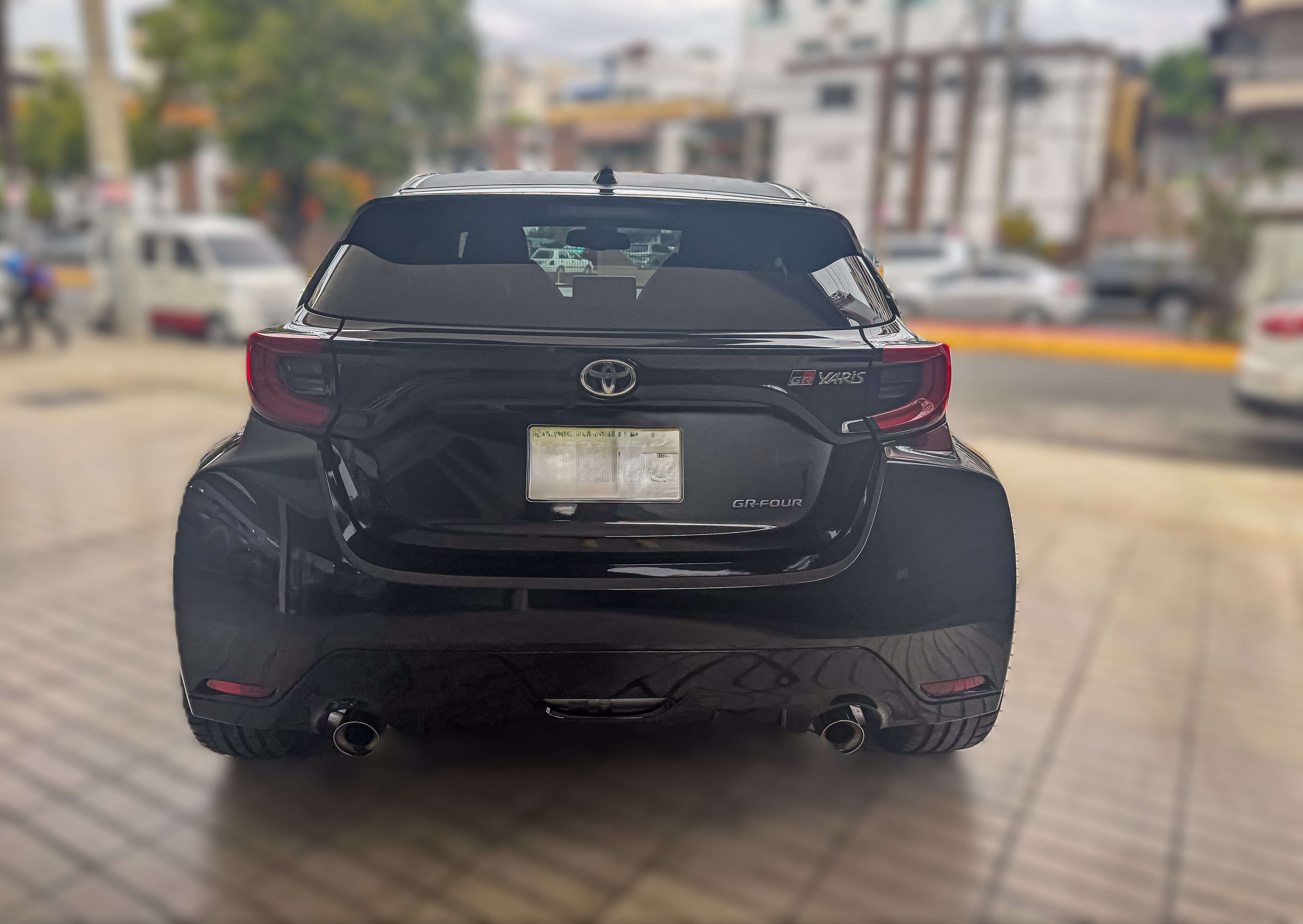 carros - TOYOTA YARIS GR 5
