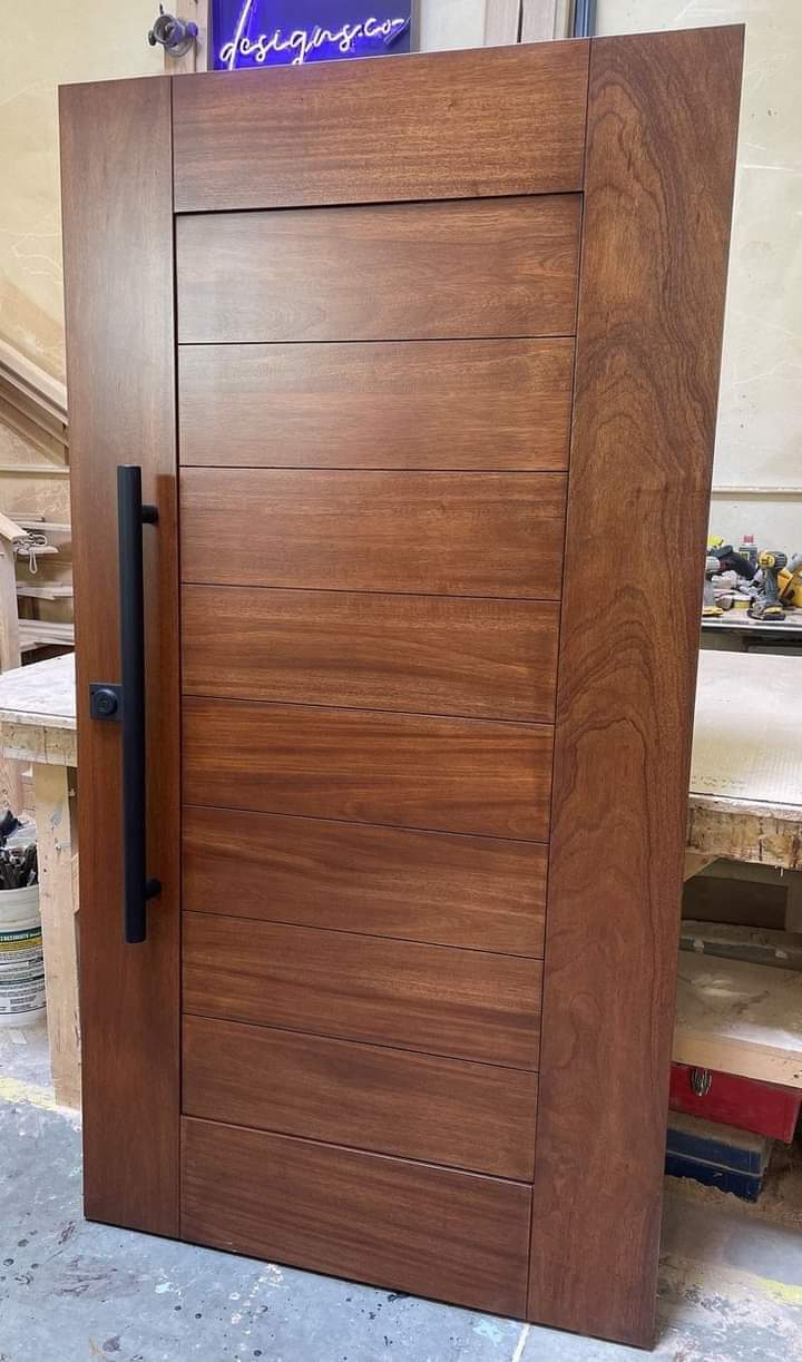 muebles y colchones - Puertas con marco ancho y jamba en madera  1