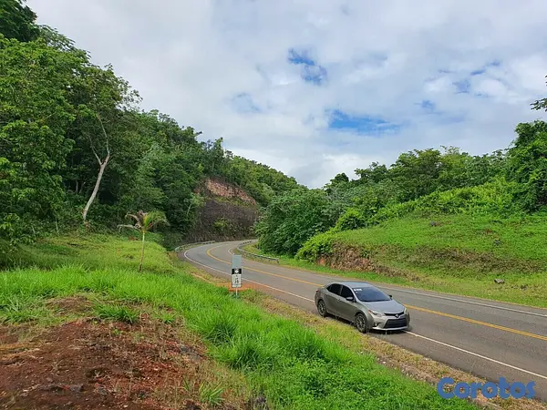 solares y terrenos - Terreno en las Terrenas de 145,664 m².
 9