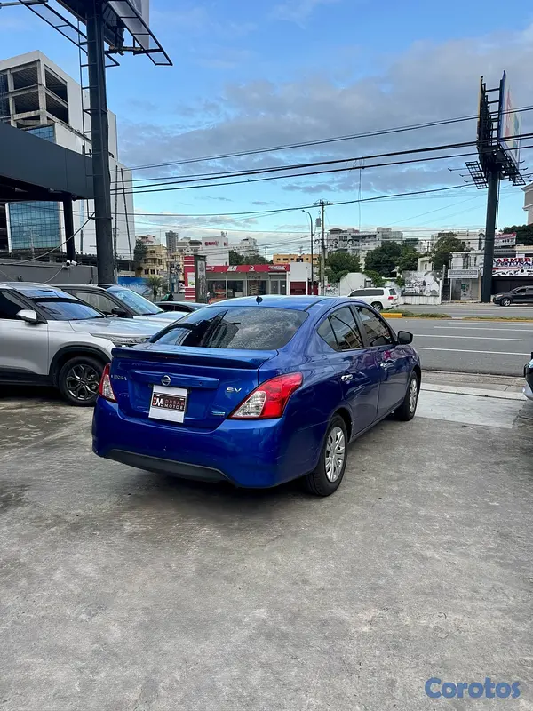 carros - Nissan Versa SV 2016
 8