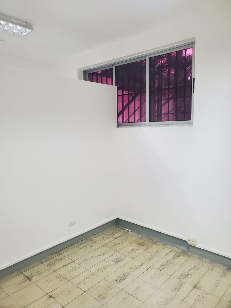 oficinas y locales comerciales - Alquiler Amplio Local Comercial Ubicado en Gazcue, Santo Domingo 4