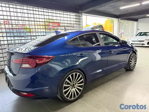 carros - Hyundai Elantra SEL 2020 11