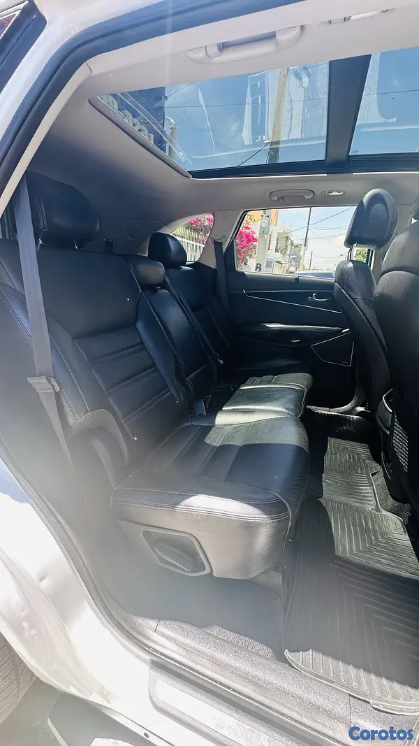 jeepetas y camionetas - Se vende Kia Sorento 2016 SX 8