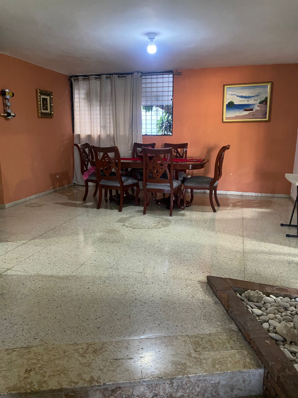 casas - Casa de dos niveles en venta en Los Restauradoes 1
