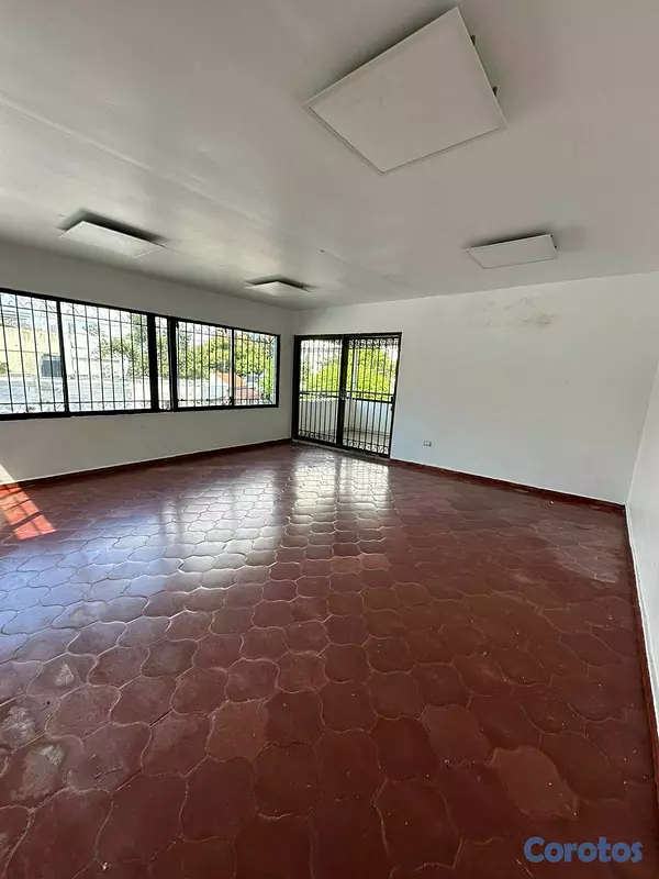 oficinas y locales comerciales - Casa Comercial en el Reparto Oquet Santiago 2
