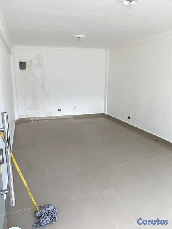 oficinas y locales comerciales - local comercial disponible  2