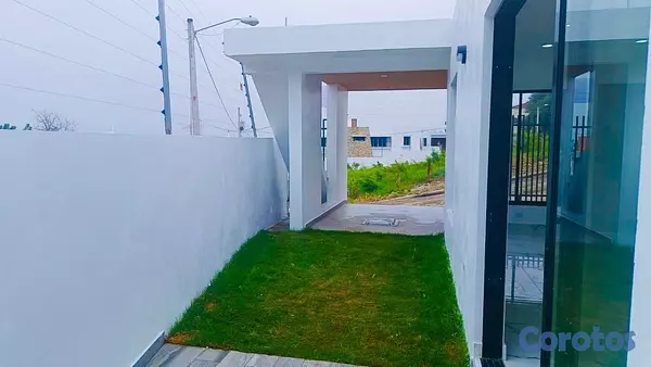 casas - Casa hermosa y espaciosa de venta en Corona Plaza  2