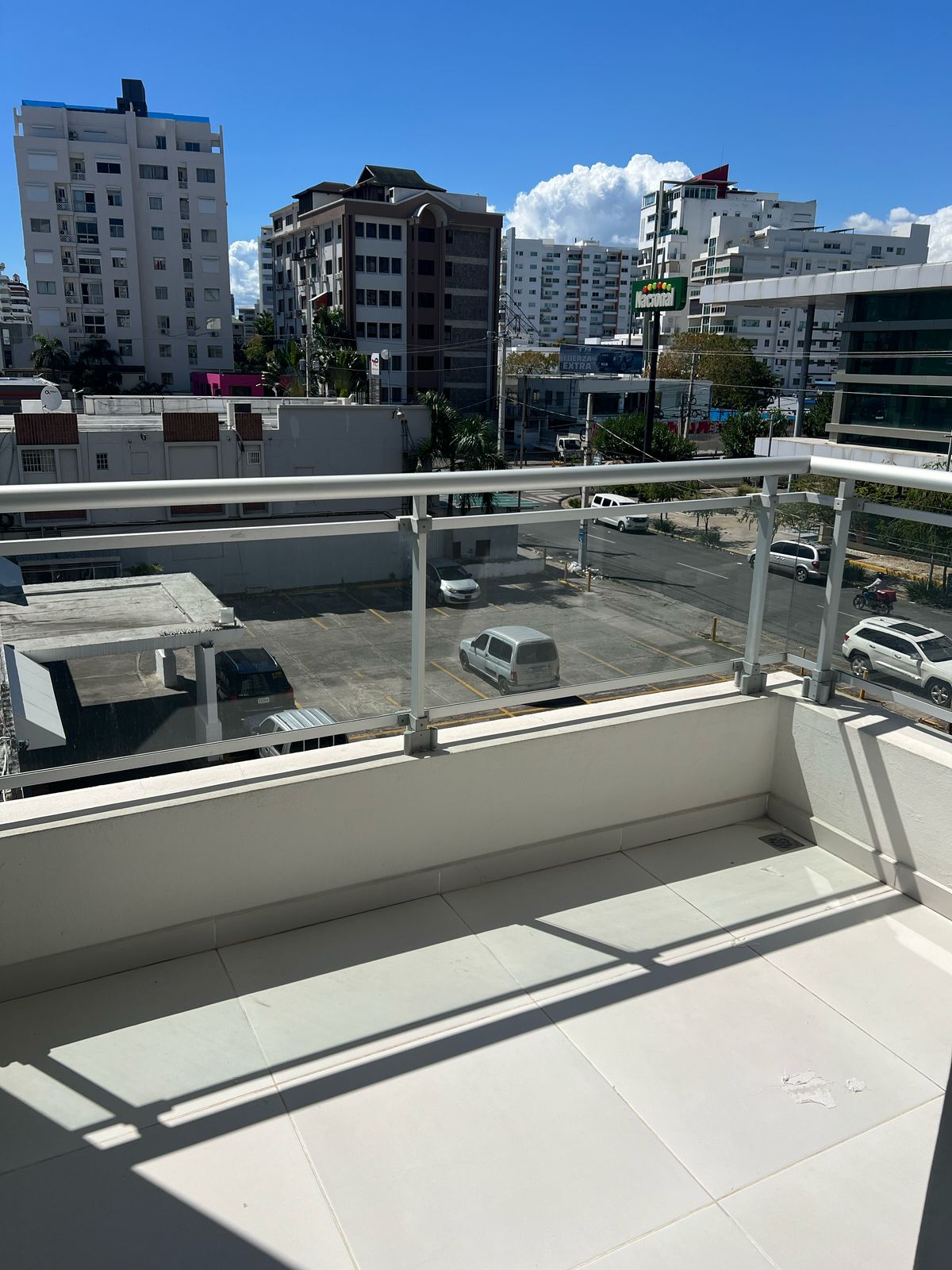 apartamentos - Alquiló naco precio US$1,250  minutos de súper mer 4