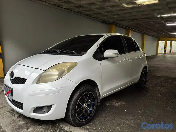 carros - Toyota Vitz 2011  2