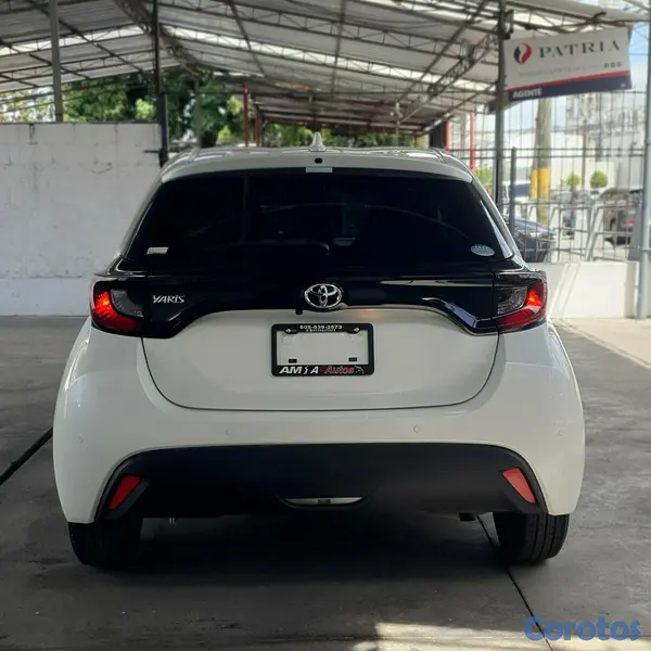 carros - toyota Yaris 2020 impecable 12