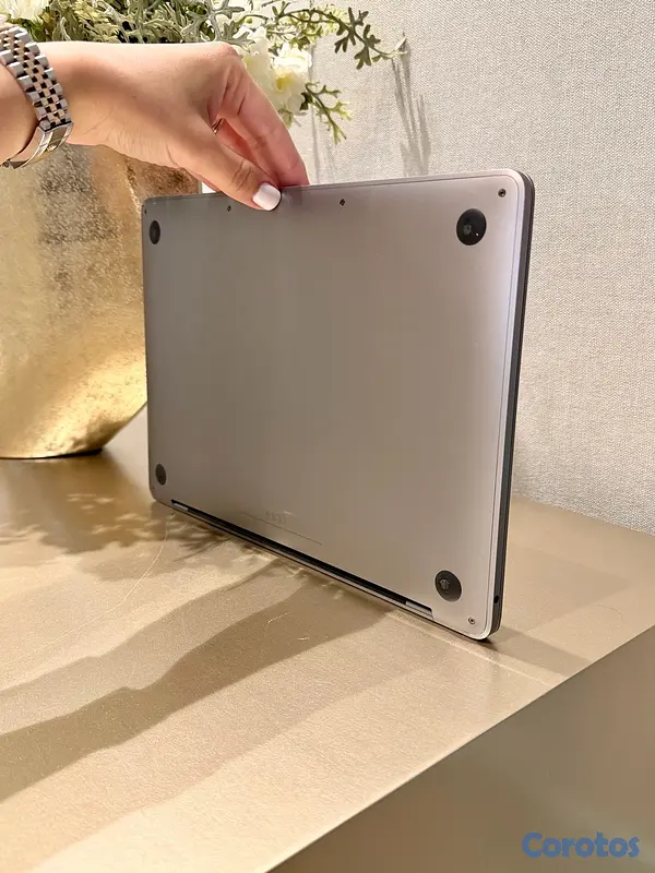 computadoras y laptops - MacBook Pro (13-inch, 2017, two thunderbolt 3 ports).  3