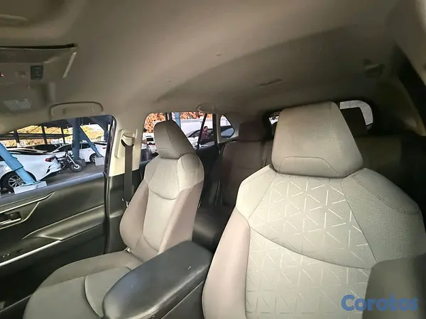 jeepetas y camionetas - Toyota rav4 2020 xle clean carfax  7