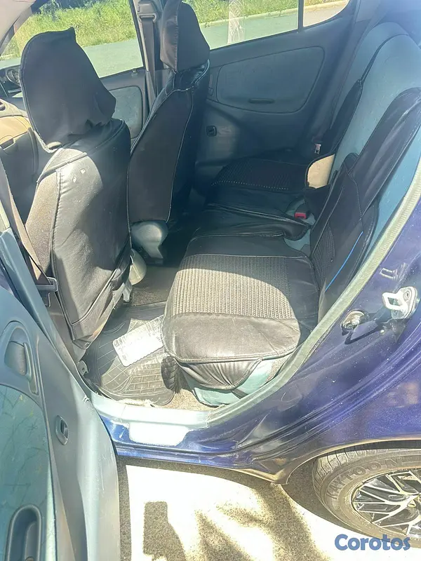 carros - TOYOTA VITZ  4