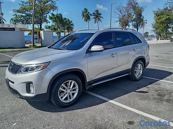 jeepetas y camionetas - KIA SORENTO LX LIGERAMENTE NEGOCIABLEContacto.Yvette Reyes  11