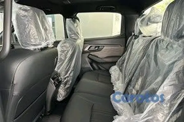 jeepetas y camionetas - 2027 Isuzu DMAX 7