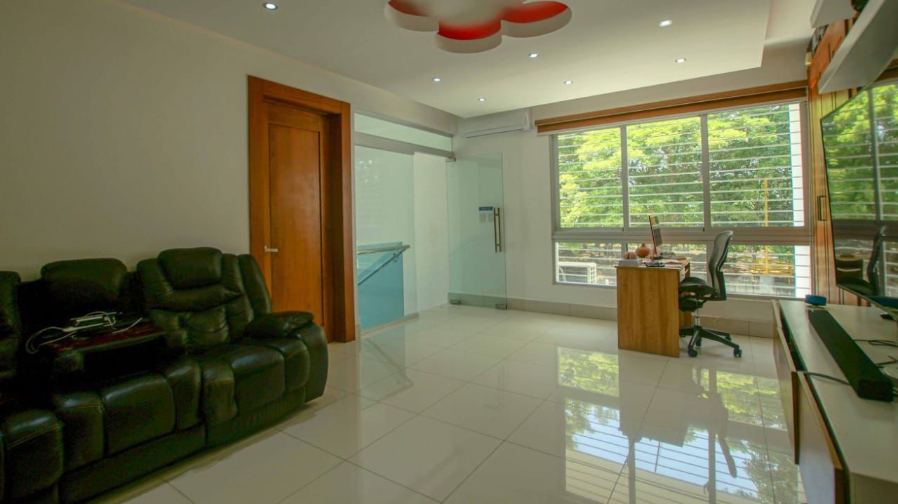 casas - Hermosa Casa con Diseño Moderno en Proyecto Privado, Santiago 2