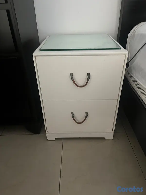 muebles y colchones - Vendo Gavetero y Mesa de Noche 3