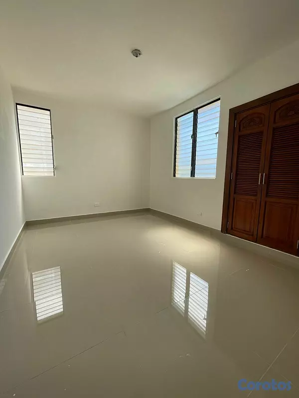 apartamentos - Vendo apartamento en Urb. Real. 3
