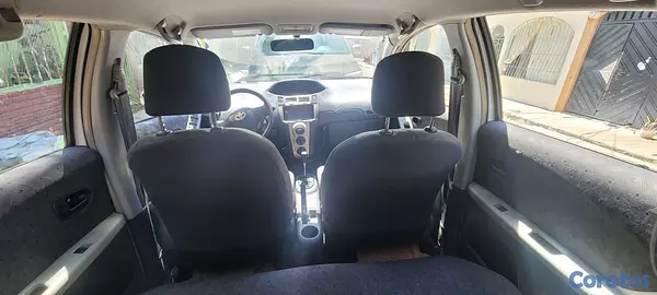 carros - Toyota Vitz 2010 7