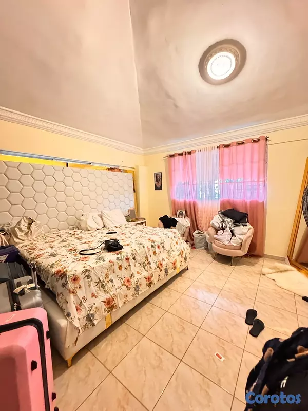 casas - venta de casa con 5 habitaciones en la autopista de san isidro Santo Domingo 3
