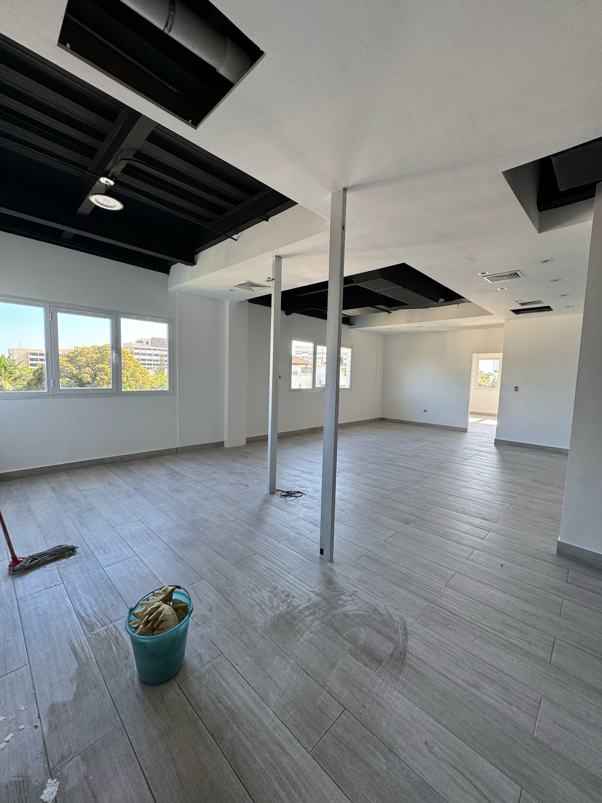 oficinas y locales comerciales - Local de 160 MTS En Bella Vista 0